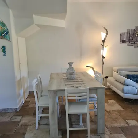 Holiday home Giolet's House