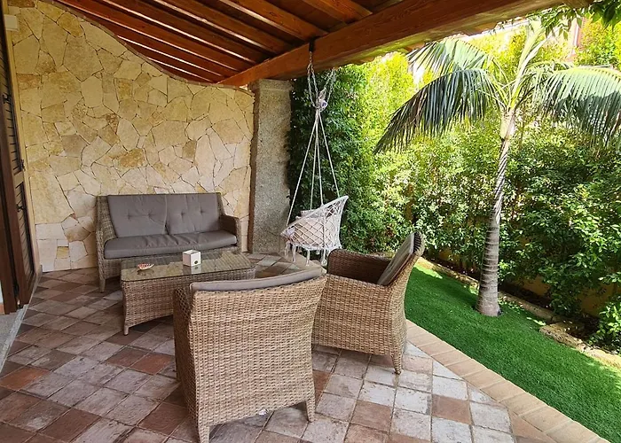 Holiday home Giolet's House